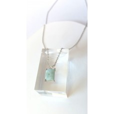 Ασημένιο κολιέ σε ασημί με ορθογώνια ημιπολύτιμη πέτρα larimar και στρασάκι από πάνω (SN185)